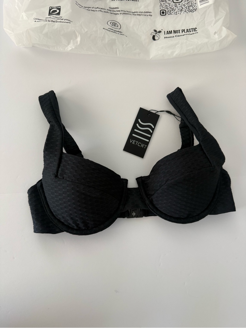 VETCHY LAGUNA BIKINI BLACK TOP
